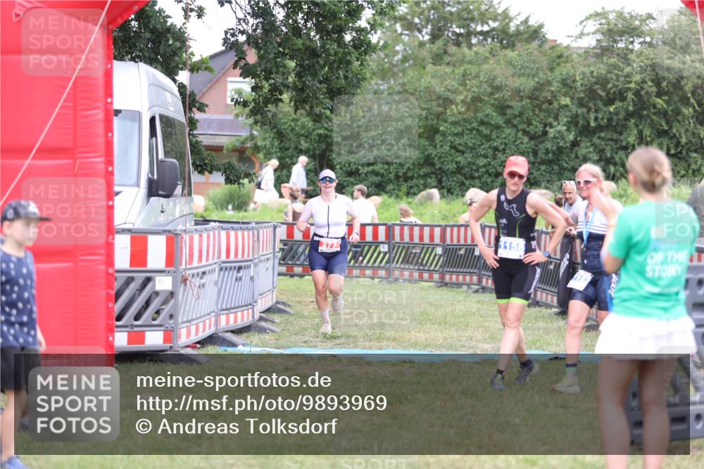 21.06.2026 - 29. Vierlanden-Triathlon Andreas Tolksdorf http://msf.ph/oto/9893969 21.06.2026 14:31:23 Ziel 277, 277 meine-sportfotos.de