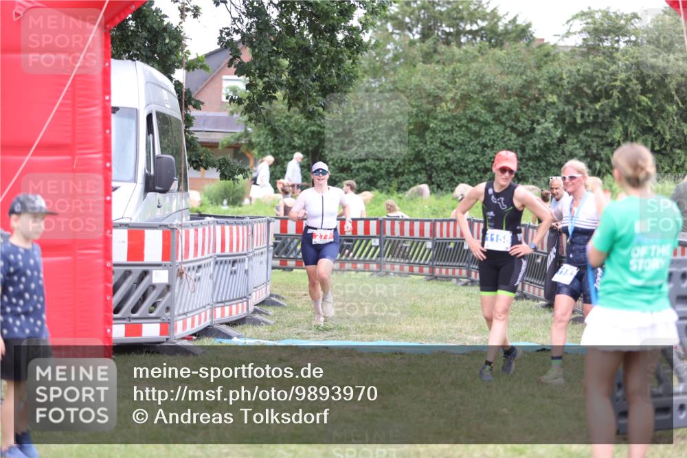 21.06.2026 - 29. Vierlanden-Triathlon Andreas Tolksdorf http://msf.ph/oto/9893970 21.06.2026 14:31:23 Ziel 277, 277 meine-sportfotos.de