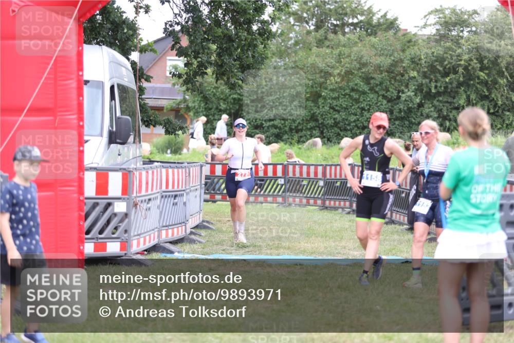 21.06.2026 - 29. Vierlanden-Triathlon Andreas Tolksdorf http://msf.ph/oto/9893971 21.06.2026 14:31:23 Ziel 277, 277 meine-sportfotos.de