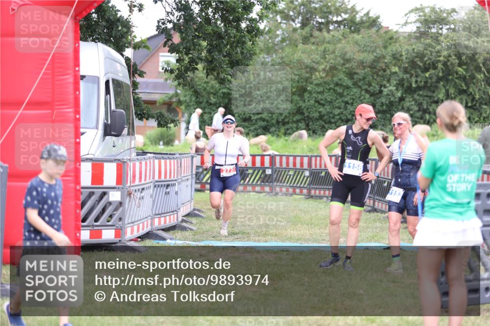21.06.2026 - 29. Vierlanden-Triathlon Andreas Tolksdorf http://msf.ph/oto/9893974 21.06.2026 14:31:23 Ziel 277, 277 meine-sportfotos.de