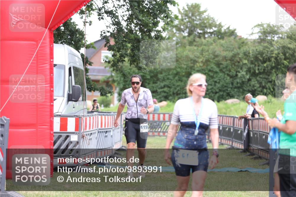 21.06.2026 - 29. Vierlanden-Triathlon Andreas Tolksdorf http://msf.ph/oto/9893991 21.06.2026 14:31:39 Ziel 1125, 1199, 1200, 1125, 1199, 1200 meine-sportfotos.de