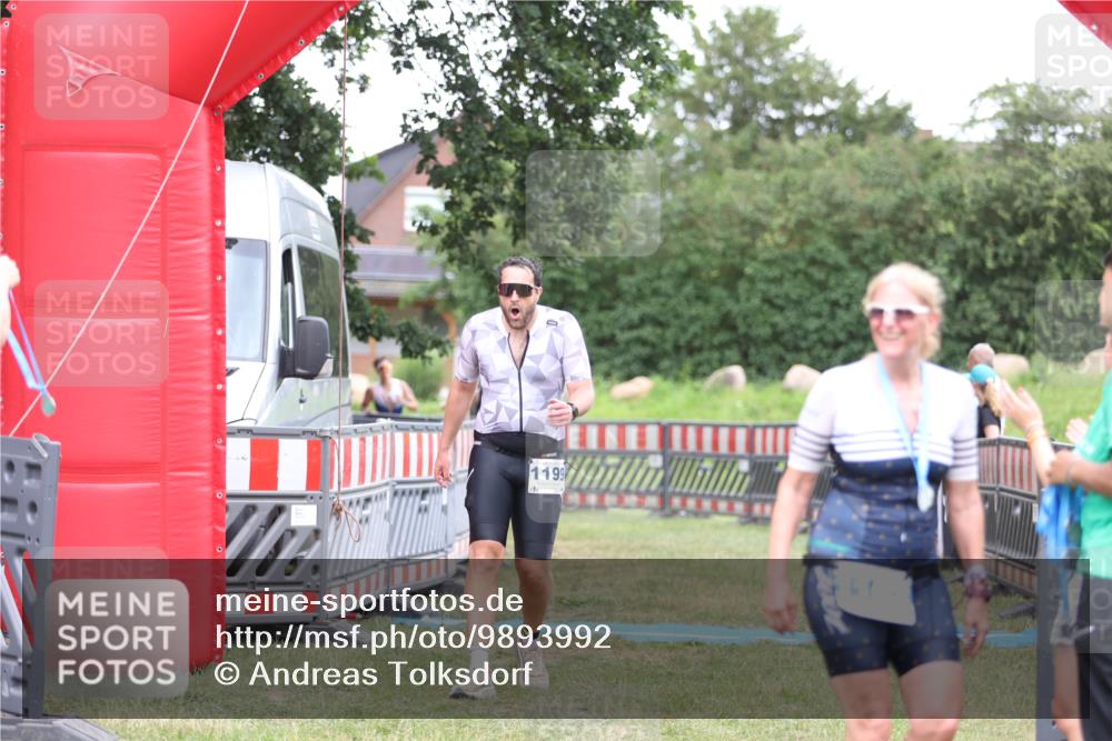 21.06.2026 - 29. Vierlanden-Triathlon Andreas Tolksdorf http://msf.ph/oto/9893992 21.06.2026 14:31:40 Ziel 1125, 1199, 1200, 1125, 1199, 1200 meine-sportfotos.de