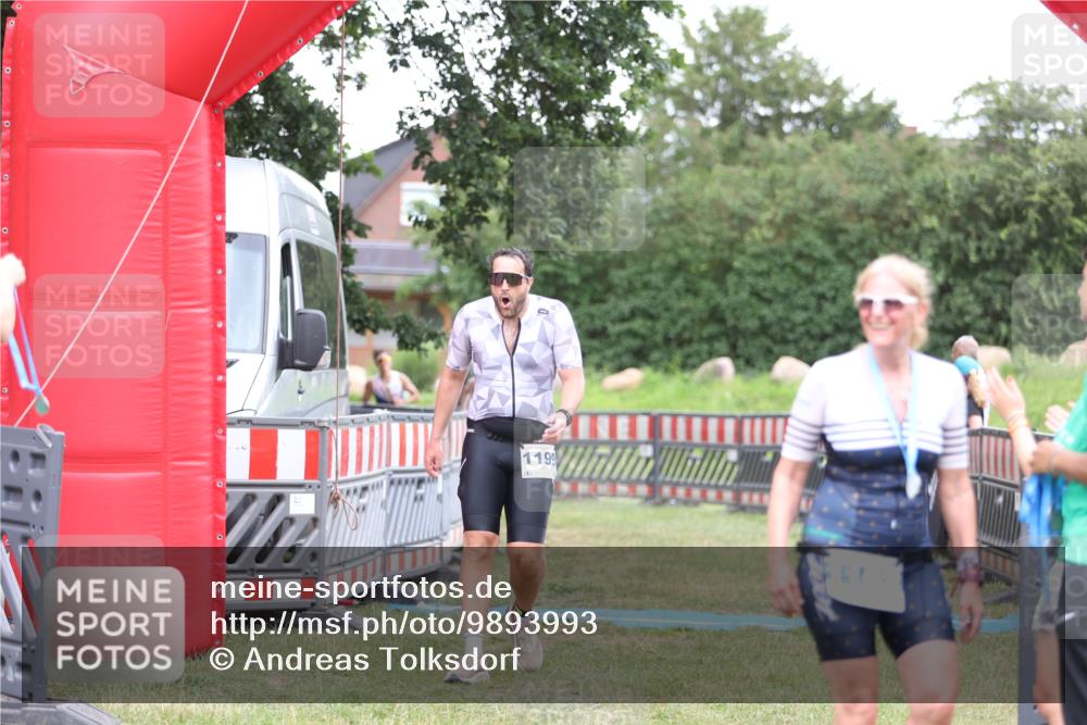 21.06.2026 - 29. Vierlanden-Triathlon Andreas Tolksdorf http://msf.ph/oto/9893993 21.06.2026 14:31:40 Ziel 1125, 1199, 1200, 1125, 1199, 1200 meine-sportfotos.de