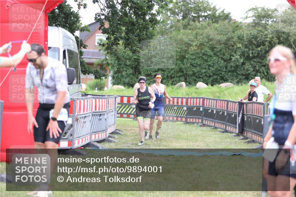 21.06.2026 - 29. Vierlanden-Triathlon Andreas Tolksdorf http://msf.ph/oto/9894001 21.06.2026 14:31:44 Ziel 1125, 1200, 1125, 1200 meine-sportfotos.de