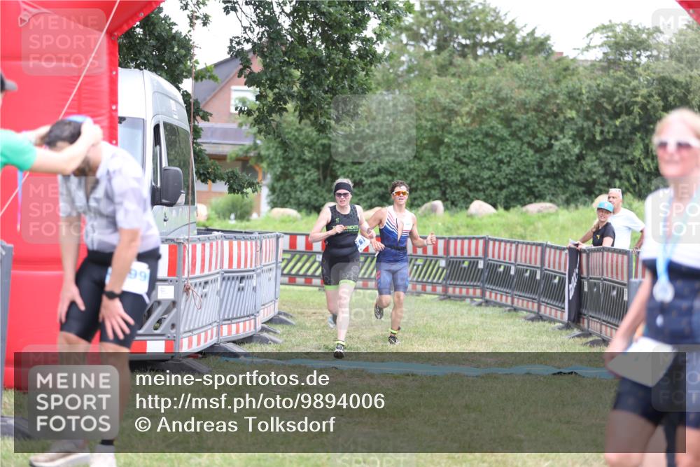 21.06.2026 - 29. Vierlanden-Triathlon Andreas Tolksdorf http://msf.ph/oto/9894006 21.06.2026 14:31:44 Ziel 1125, 1200, 1125, 1200 meine-sportfotos.de