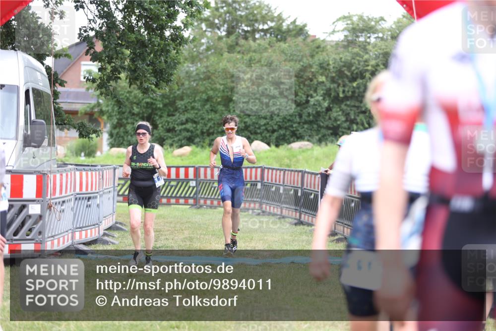 21.06.2026 - 29. Vierlanden-Triathlon Andreas Tolksdorf http://msf.ph/oto/9894011 21.06.2026 14:31:45 Ziel 1125, 1200, 1125, 1200 meine-sportfotos.de
