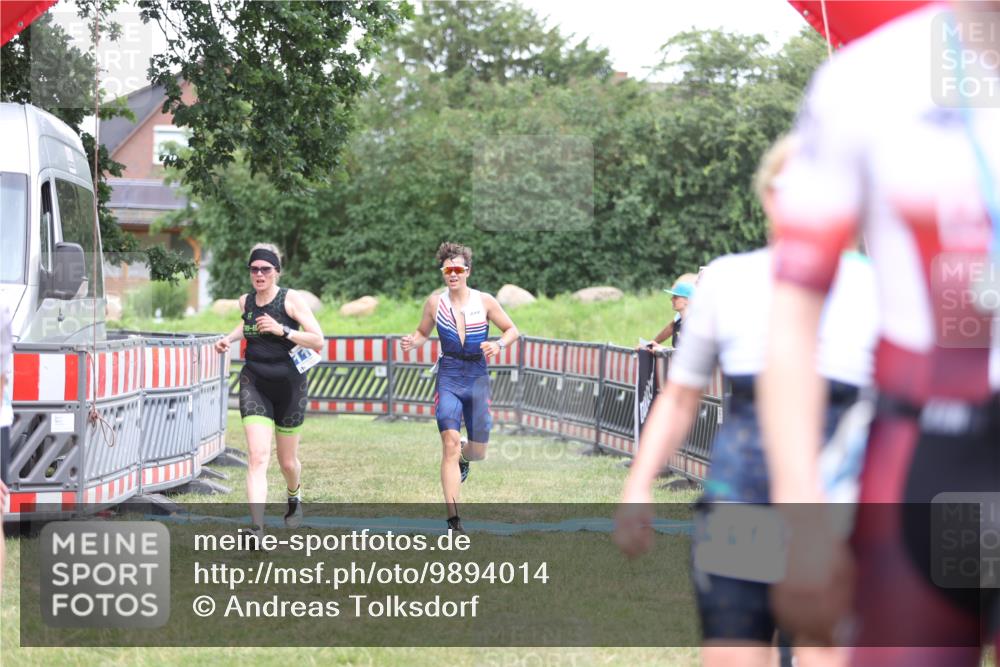 21.06.2026 - 29. Vierlanden-Triathlon Andreas Tolksdorf http://msf.ph/oto/9894014 21.06.2026 14:31:45 Ziel 1125, 1200, 1125, 1200 meine-sportfotos.de