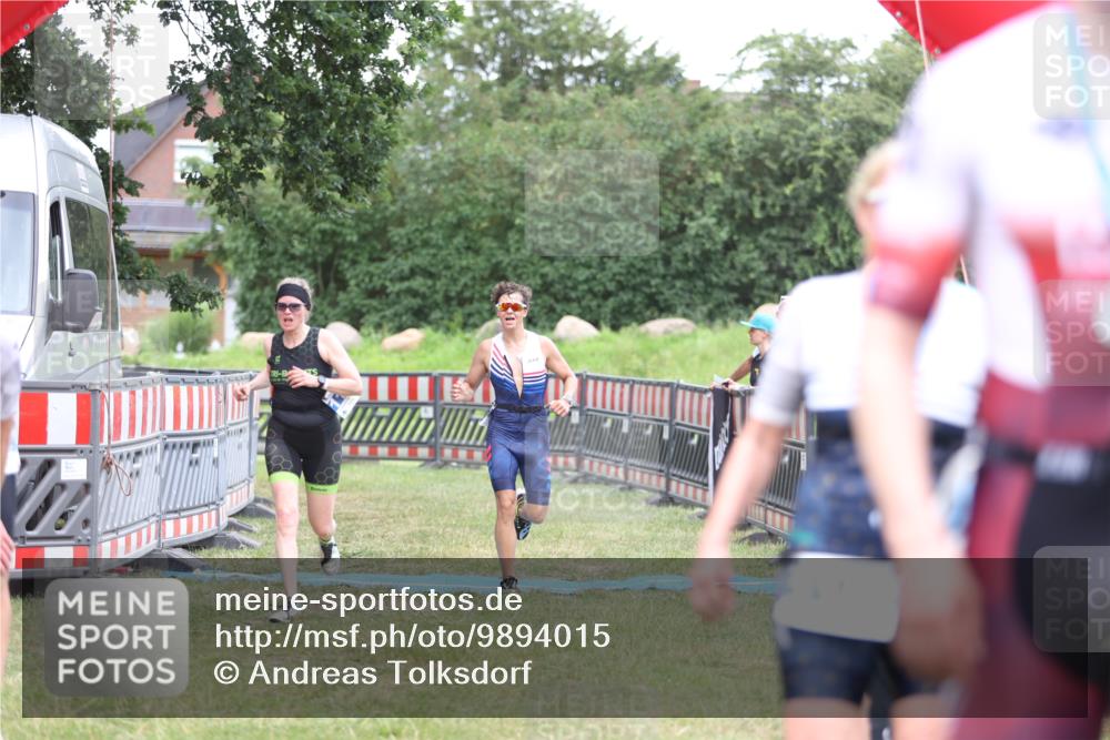 21.06.2026 - 29. Vierlanden-Triathlon Andreas Tolksdorf http://msf.ph/oto/9894015 21.06.2026 14:31:45 Ziel 1125, 1200, 1125, 1200 meine-sportfotos.de