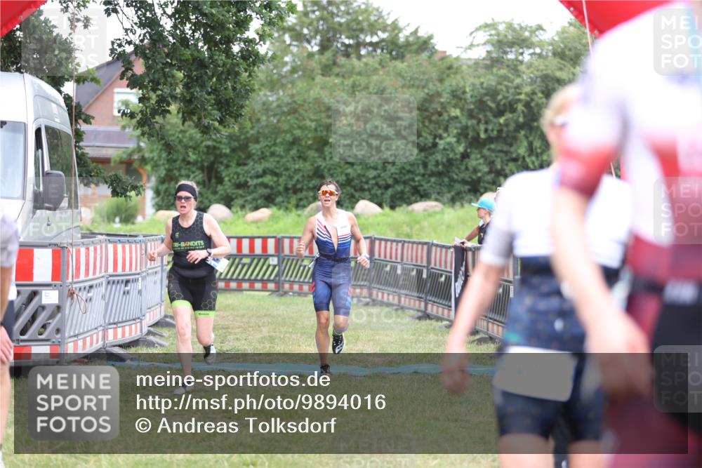21.06.2026 - 29. Vierlanden-Triathlon Andreas Tolksdorf http://msf.ph/oto/9894016 21.06.2026 14:31:45 Ziel 1125, 1200, 1125, 1200 meine-sportfotos.de