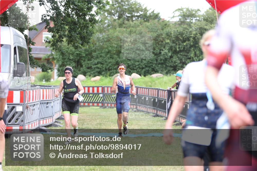21.06.2026 - 29. Vierlanden-Triathlon Andreas Tolksdorf http://msf.ph/oto/9894017 21.06.2026 14:31:45 Ziel 1125, 1200, 1125, 1200 meine-sportfotos.de