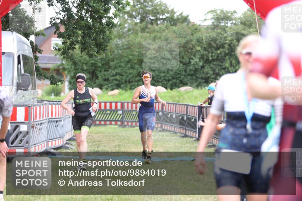 21.06.2026 - 29. Vierlanden-Triathlon Andreas Tolksdorf http://msf.ph/oto/9894019 21.06.2026 14:31:45 Ziel 1125, 1200, 1125, 1200 meine-sportfotos.de