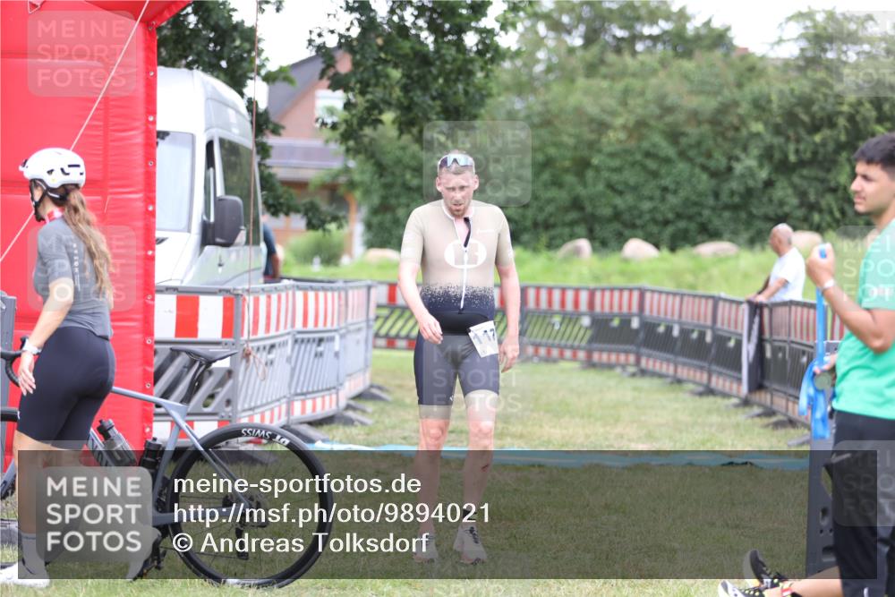 21.06.2026 - 29. Vierlanden-Triathlon Andreas Tolksdorf http://msf.ph/oto/9894021 21.06.2026 14:32:21 Ziel 1171, 1171 meine-sportfotos.de