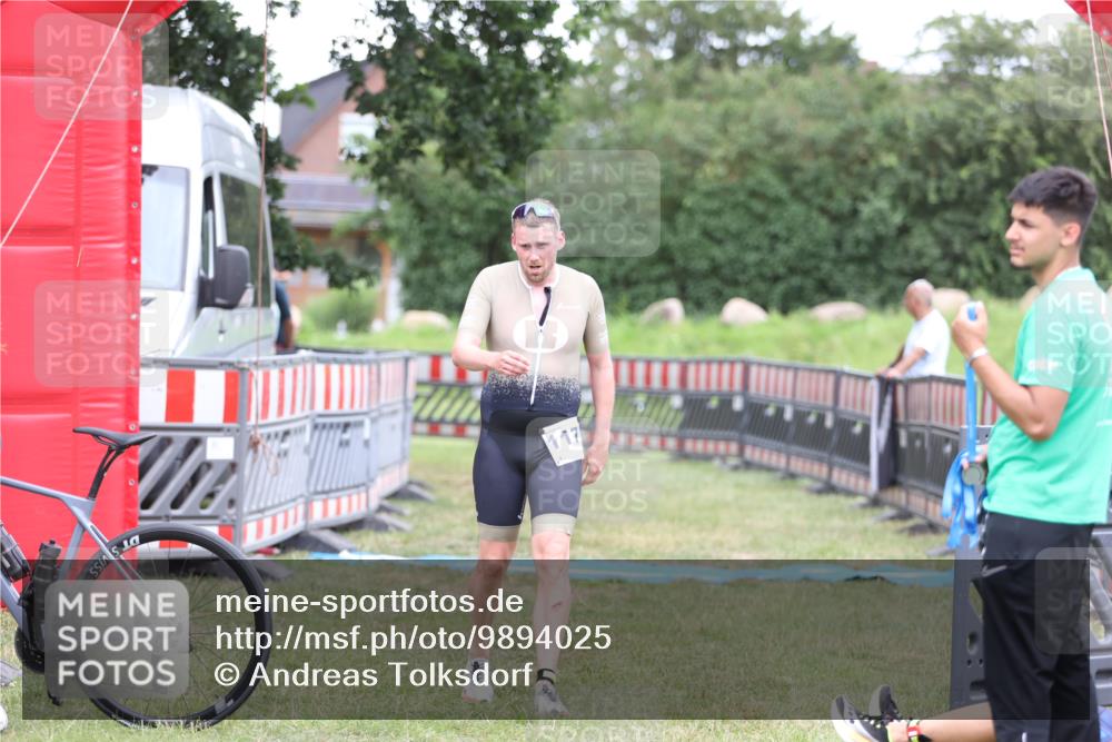 21.06.2026 - 29. Vierlanden-Triathlon Andreas Tolksdorf http://msf.ph/oto/9894025 21.06.2026 14:32:21 Ziel 1171, 1171 meine-sportfotos.de