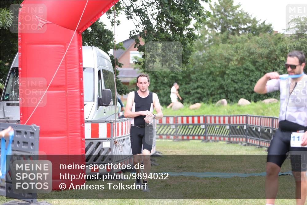 21.06.2026 - 29. Vierlanden-Triathlon Andreas Tolksdorf http://msf.ph/oto/9894032 21.06.2026 14:32:52 Ziel 1195, 1196, 1195, 1196 meine-sportfotos.de