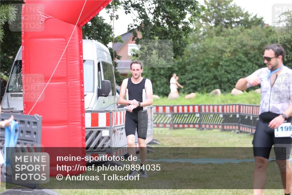 21.06.2026 - 29. Vierlanden-Triathlon Andreas Tolksdorf http://msf.ph/oto/9894035 21.06.2026 14:32:52 Ziel 1195, 1196, 1195, 1196 meine-sportfotos.de