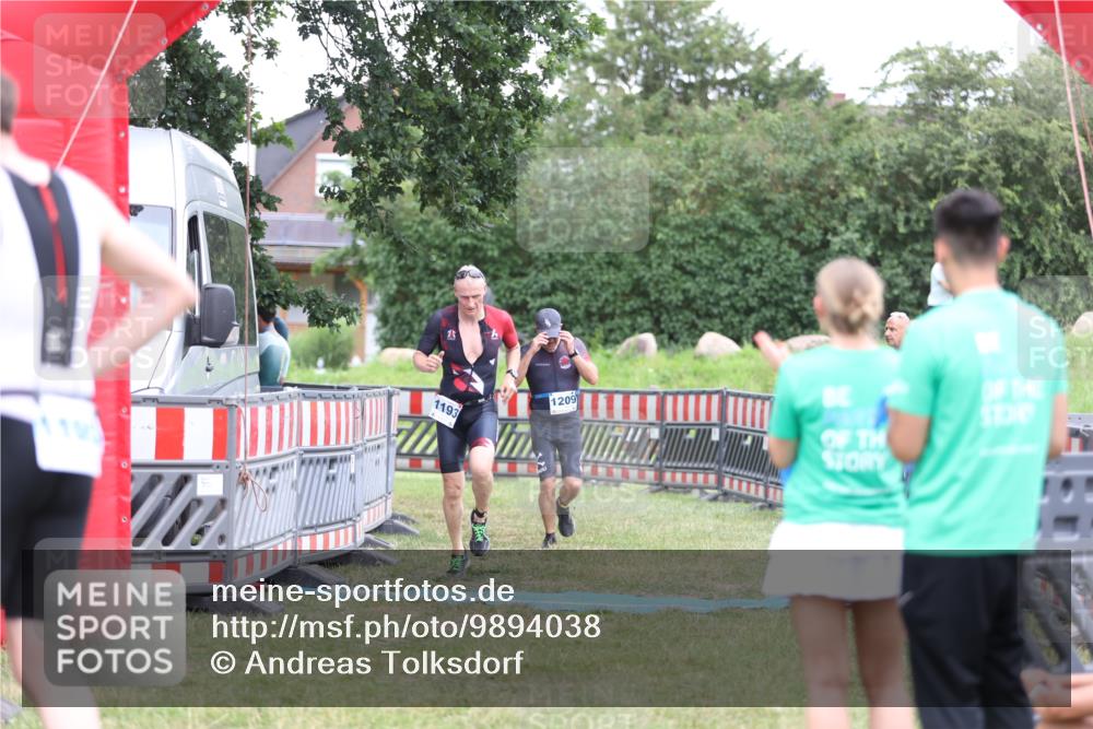 21.06.2026 - 29. Vierlanden-Triathlon Andreas Tolksdorf http://msf.ph/oto/9894038 21.06.2026 14:33:18 Ziel 1193, 1209, 1224, 1193, 1209, 1224 meine-sportfotos.de