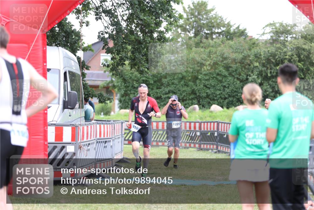 21.06.2026 - 29. Vierlanden-Triathlon Andreas Tolksdorf http://msf.ph/oto/9894045 21.06.2026 14:33:18 Ziel 1193, 1209, 1224, 1193, 1209, 1224 meine-sportfotos.de