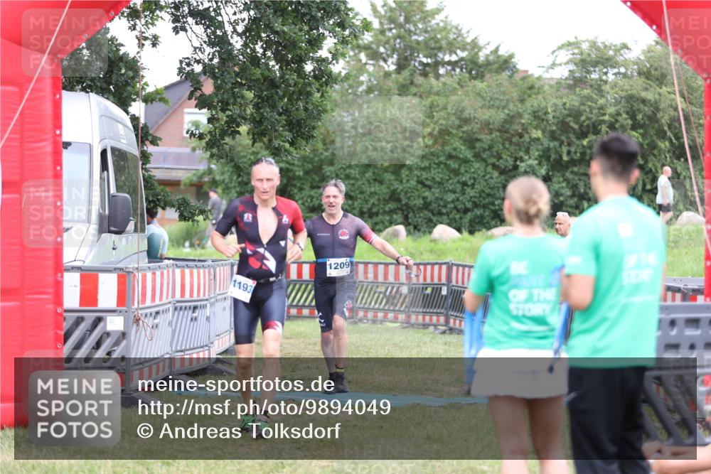 21.06.2026 - 29. Vierlanden-Triathlon Andreas Tolksdorf http://msf.ph/oto/9894049 21.06.2026 14:33:19 Ziel 1193, 1209, 1224, 1193, 1209, 1224 meine-sportfotos.de