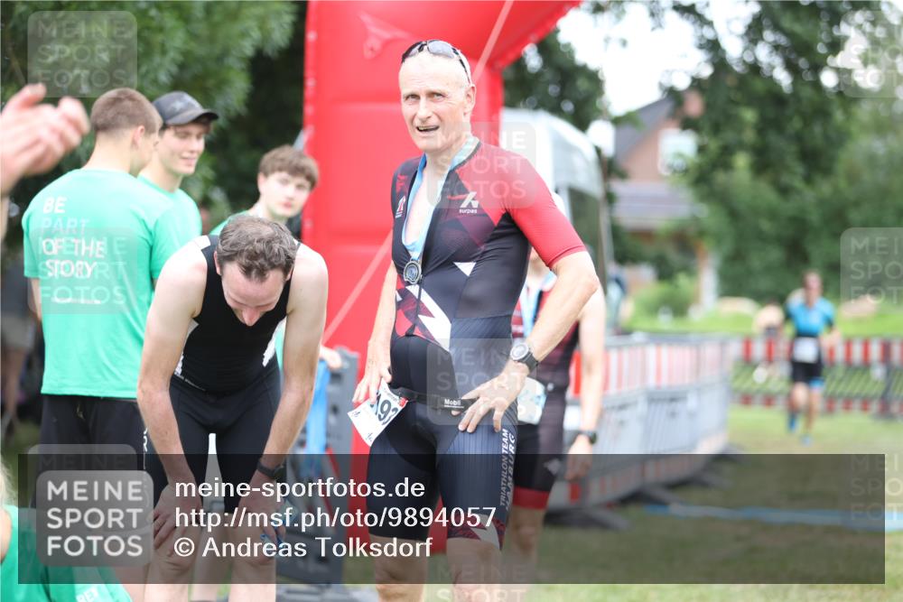 21.06.2026 - 29. Vierlanden-Triathlon Andreas Tolksdorf http://msf.ph/oto/9894057 21.06.2026 14:33:34 Ziel 1141, 1141 meine-sportfotos.de