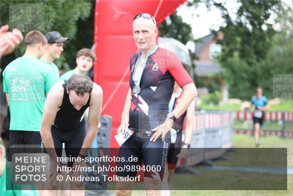 21.06.2026 - 29. Vierlanden-Triathlon Andreas Tolksdorf http://msf.ph/oto/9894060 21.06.2026 14:33:34 Ziel 1141, 1141 meine-sportfotos.de