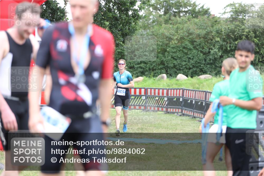 21.06.2026 - 29. Vierlanden-Triathlon Andreas Tolksdorf http://msf.ph/oto/9894062 21.06.2026 14:33:37 Ziel 1141, 1227, 1141, 1227 meine-sportfotos.de