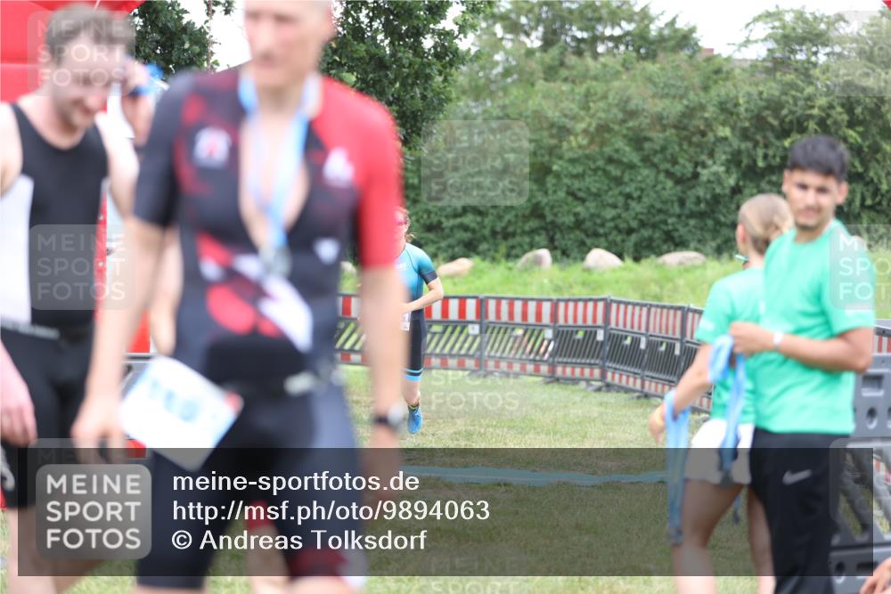 21.06.2026 - 29. Vierlanden-Triathlon Andreas Tolksdorf http://msf.ph/oto/9894063 21.06.2026 14:33:37 Ziel 1141, 1227, 1141, 1227 meine-sportfotos.de