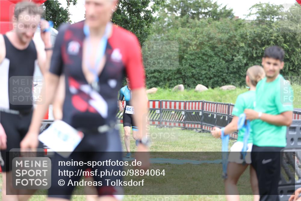 21.06.2026 - 29. Vierlanden-Triathlon Andreas Tolksdorf http://msf.ph/oto/9894064 21.06.2026 14:33:37 Ziel 1141, 1227, 1141, 1227 meine-sportfotos.de