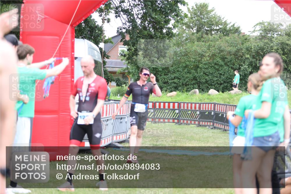 21.06.2026 - 29. Vierlanden-Triathlon Andreas Tolksdorf http://msf.ph/oto/9894083 21.06.2026 14:33:54 Ziel 1095, 1095 meine-sportfotos.de