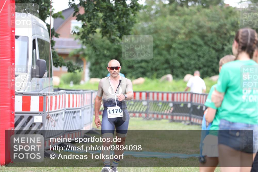 21.06.2026 - 29. Vierlanden-Triathlon Andreas Tolksdorf http://msf.ph/oto/9894098 21.06.2026 14:35:31 Ziel 1170, 1181, 1170, 1181 meine-sportfotos.de