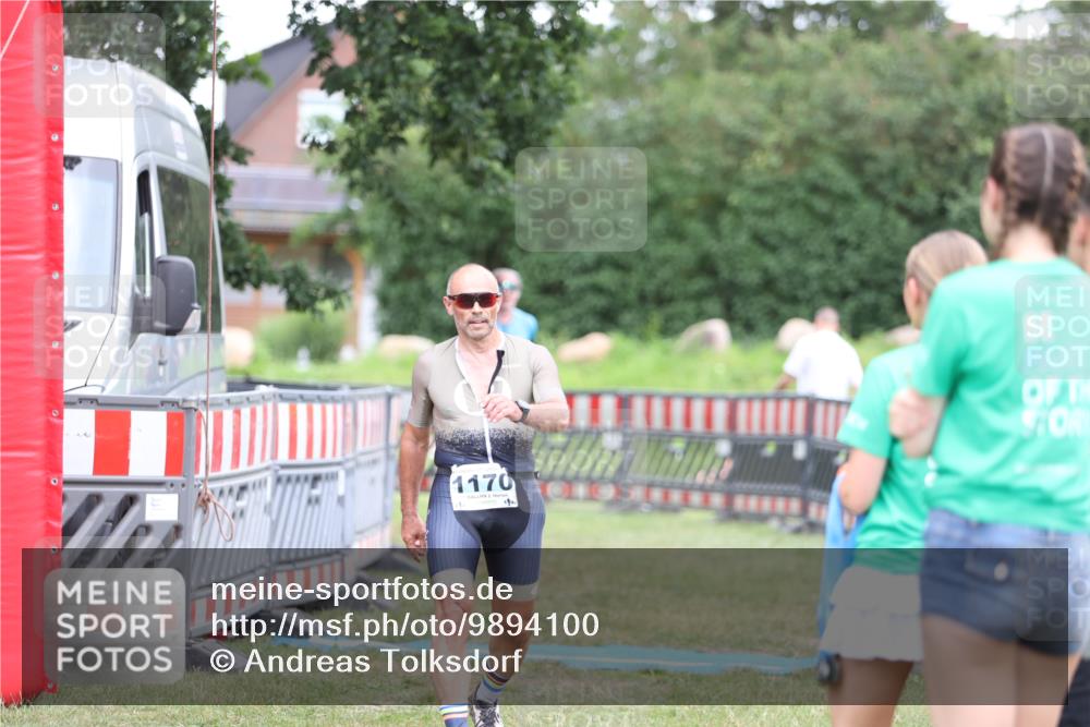 21.06.2026 - 29. Vierlanden-Triathlon Andreas Tolksdorf http://msf.ph/oto/9894100 21.06.2026 14:35:31 Ziel 1170, 1181, 1170, 1181 meine-sportfotos.de