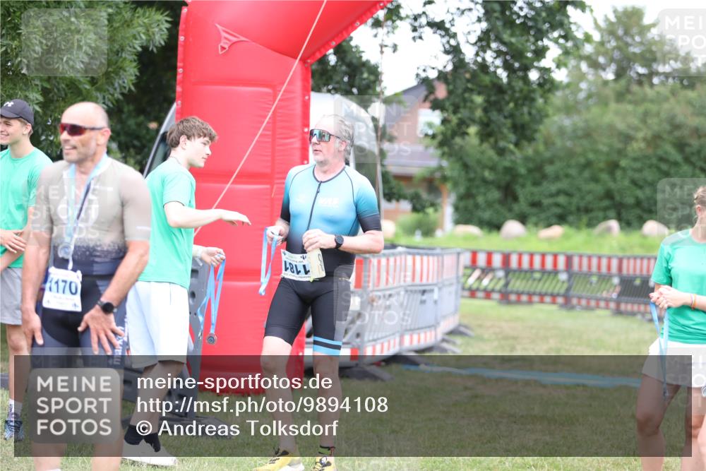 21.06.2026 - 29. Vierlanden-Triathlon Andreas Tolksdorf http://msf.ph/oto/9894108 21.06.2026 14:35:38 Ziel 1096, 1181, 1096, 1181 meine-sportfotos.de