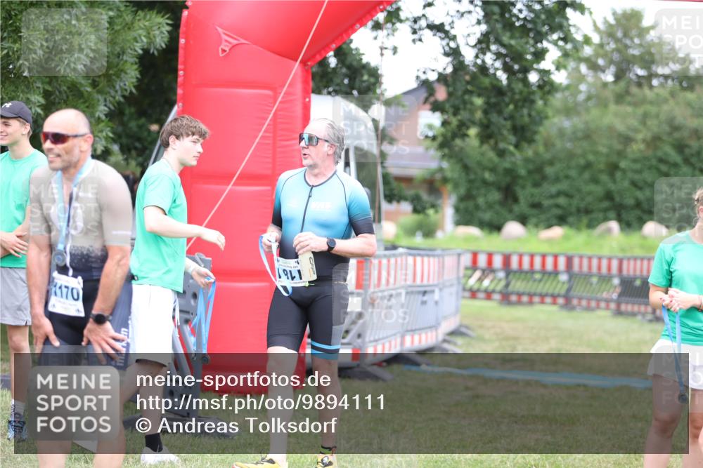 21.06.2026 - 29. Vierlanden-Triathlon Andreas Tolksdorf http://msf.ph/oto/9894111 21.06.2026 14:35:39 Ziel 1096, 1181, 1096, 1181 meine-sportfotos.de