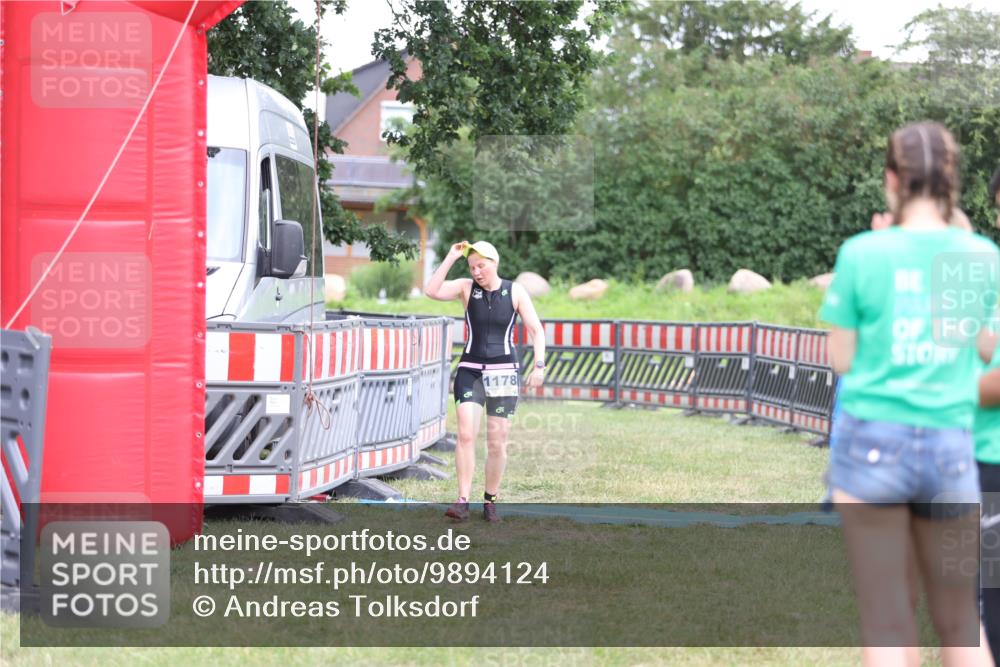 21.06.2026 - 29. Vierlanden-Triathlon Andreas Tolksdorf http://msf.ph/oto/9894124 21.06.2026 14:36:25 Ziel 228, 1178, 228, 1178 meine-sportfotos.de
