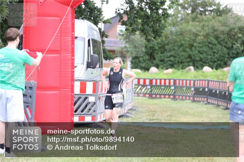 21.06.2026 - 29. Vierlanden-Triathlon Andreas Tolksdorf http://msf.ph/oto/9894140 21.06.2026 14:36:27 Ziel 228, 1178, 228, 1178 meine-sportfotos.de