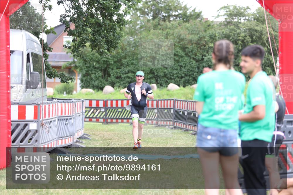 21.06.2026 - 29. Vierlanden-Triathlon Andreas Tolksdorf http://msf.ph/oto/9894161 21.06.2026 14:37:10 Ziel 1174, 1210, 1174, 1210 meine-sportfotos.de