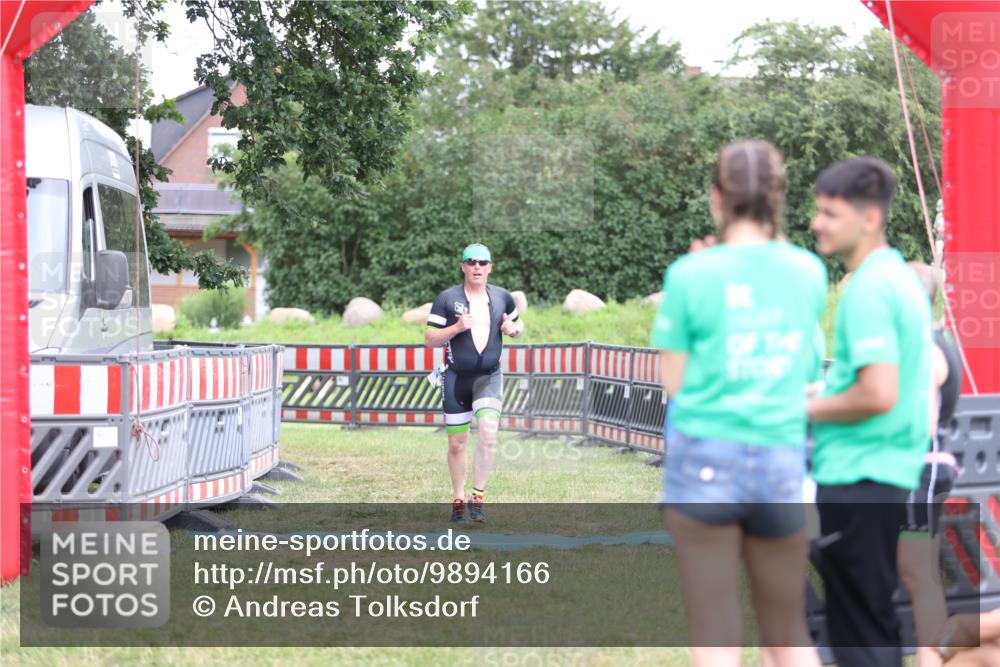 21.06.2026 - 29. Vierlanden-Triathlon Andreas Tolksdorf http://msf.ph/oto/9894166 21.06.2026 14:37:10 Ziel 1174, 1210, 1174, 1210 meine-sportfotos.de