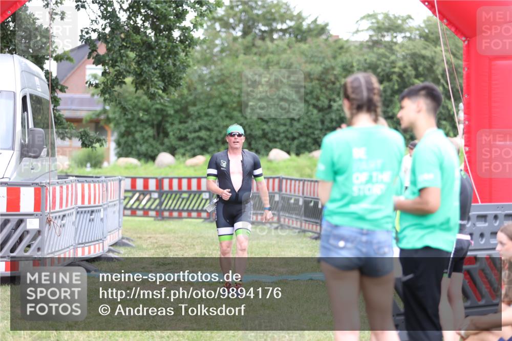 21.06.2026 - 29. Vierlanden-Triathlon Andreas Tolksdorf http://msf.ph/oto/9894176 21.06.2026 14:37:12 Ziel 1174, 1210, 1174, 1210 meine-sportfotos.de