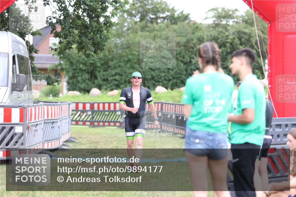 21.06.2026 - 29. Vierlanden-Triathlon Andreas Tolksdorf http://msf.ph/oto/9894177 21.06.2026 14:37:12 Ziel 1174, 1210, 1174, 1210 meine-sportfotos.de