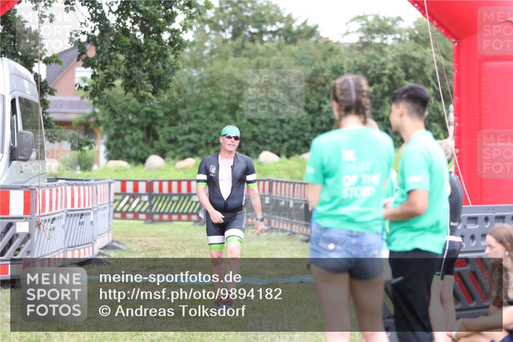 21.06.2026 - 29. Vierlanden-Triathlon Andreas Tolksdorf http://msf.ph/oto/9894182 21.06.2026 14:37:13 Ziel 1174, 1210, 1174, 1210 meine-sportfotos.de