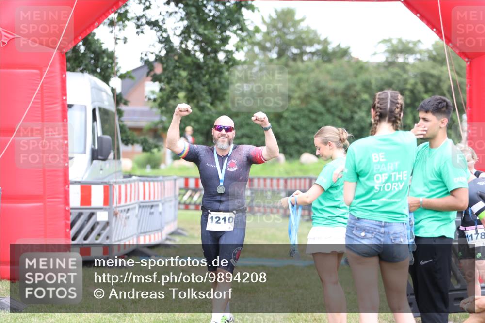 21.06.2026 - 29. Vierlanden-Triathlon Andreas Tolksdorf http://msf.ph/oto/9894208 21.06.2026 14:37:26 Ziel  meine-sportfotos.de