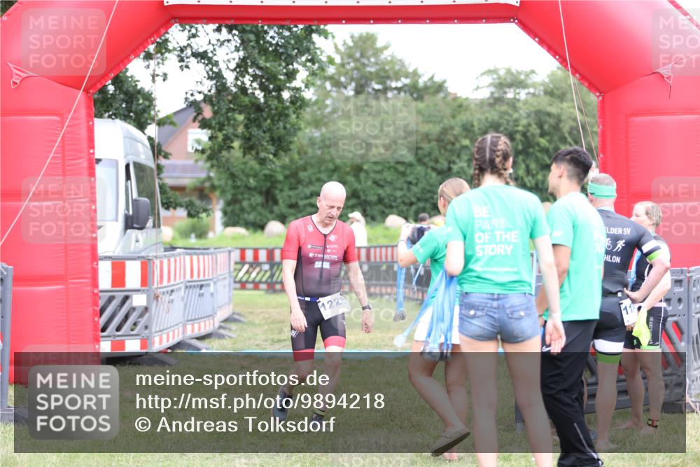 21.06.2026 - 29. Vierlanden-Triathlon Andreas Tolksdorf http://msf.ph/oto/9894218 21.06.2026 14:37:53 Ziel 1226, 1226 meine-sportfotos.de