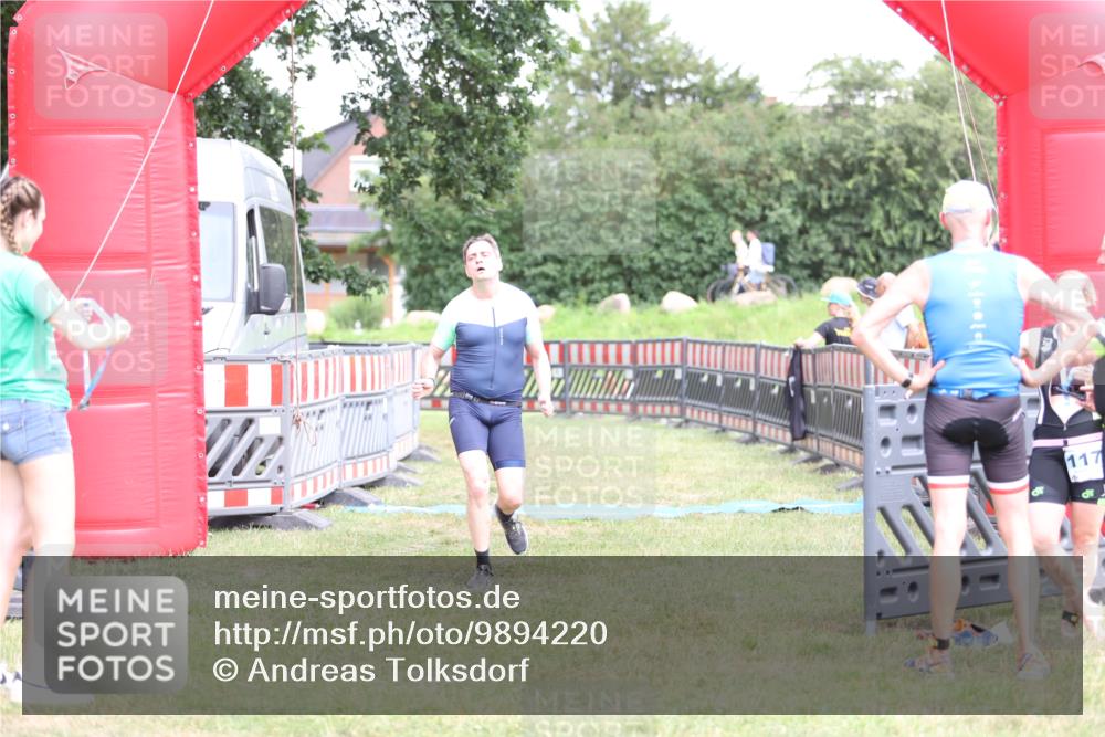 21.06.2026 - 29. Vierlanden-Triathlon Andreas Tolksdorf http://msf.ph/oto/9894220 21.06.2026 14:41:21 Ziel 1189, 1189 meine-sportfotos.de
