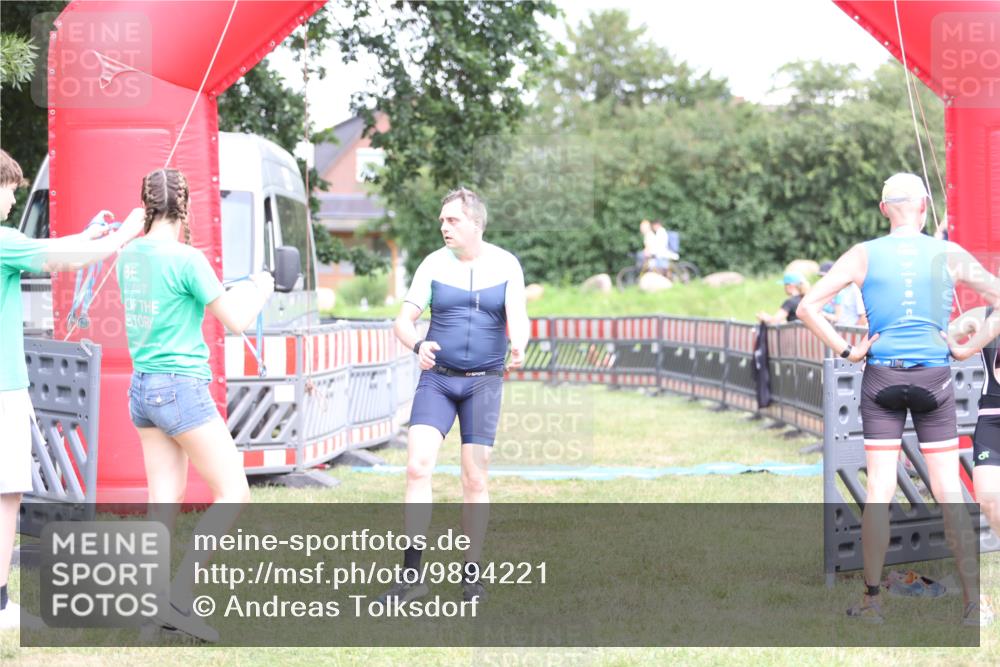 21.06.2026 - 29. Vierlanden-Triathlon Andreas Tolksdorf http://msf.ph/oto/9894221 21.06.2026 14:41:22 Ziel 1189, 1189 meine-sportfotos.de