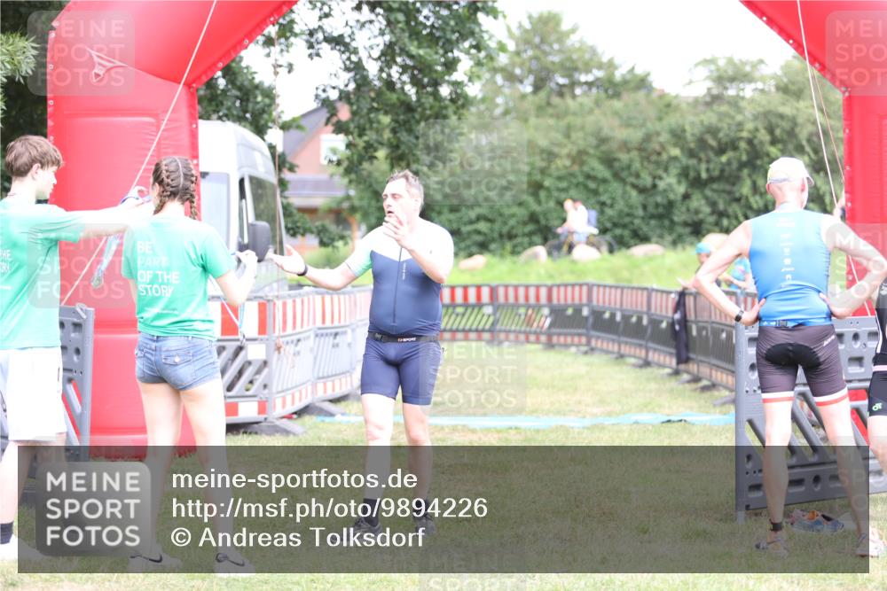 21.06.2026 - 29. Vierlanden-Triathlon Andreas Tolksdorf http://msf.ph/oto/9894226 21.06.2026 14:41:23 Ziel 1189, 1189 meine-sportfotos.de
