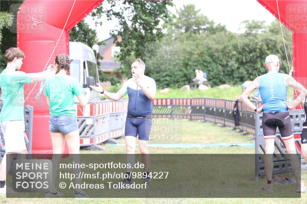 21.06.2026 - 29. Vierlanden-Triathlon Andreas Tolksdorf http://msf.ph/oto/9894227 21.06.2026 14:41:23 Ziel 1189, 1189 meine-sportfotos.de