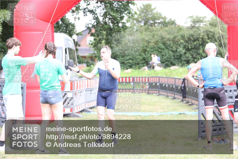 21.06.2026 - 29. Vierlanden-Triathlon Andreas Tolksdorf http://msf.ph/oto/9894228 21.06.2026 14:41:23 Ziel 1189, 1189 meine-sportfotos.de