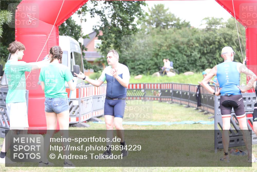 21.06.2026 - 29. Vierlanden-Triathlon Andreas Tolksdorf http://msf.ph/oto/9894229 21.06.2026 14:41:23 Ziel 1189, 1189 meine-sportfotos.de