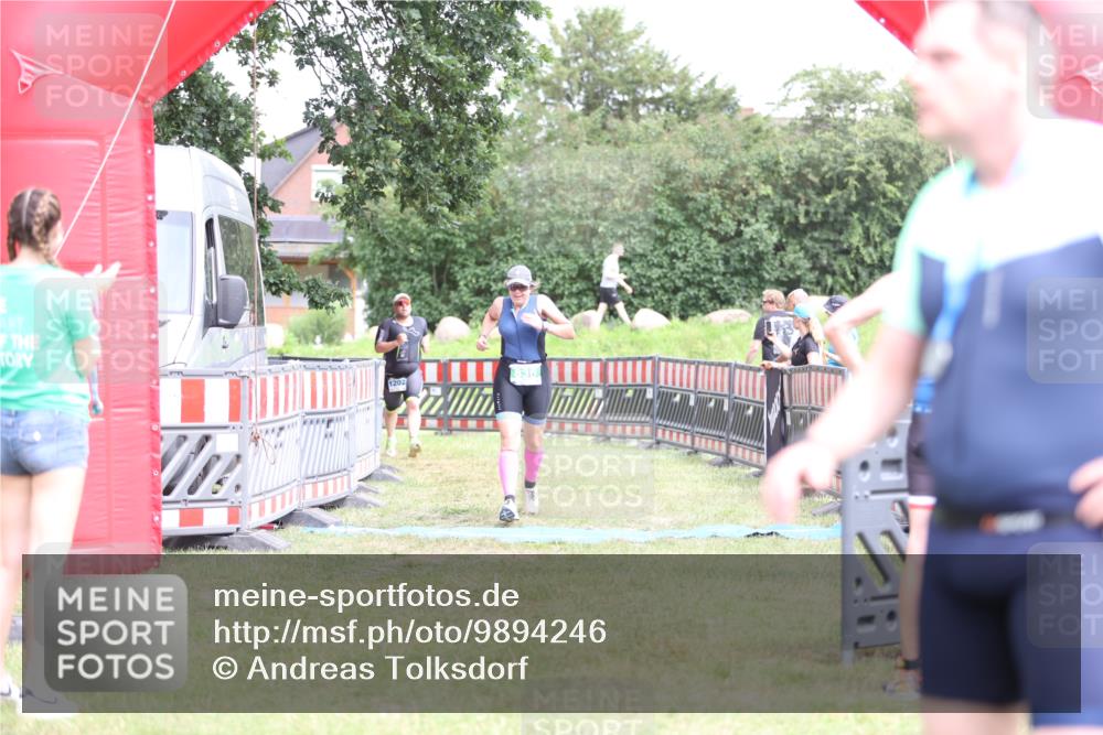 21.06.2026 - 29. Vierlanden-Triathlon Andreas Tolksdorf http://msf.ph/oto/9894246 21.06.2026 14:41:35 Ziel 836, 1202, 836, 1202 meine-sportfotos.de