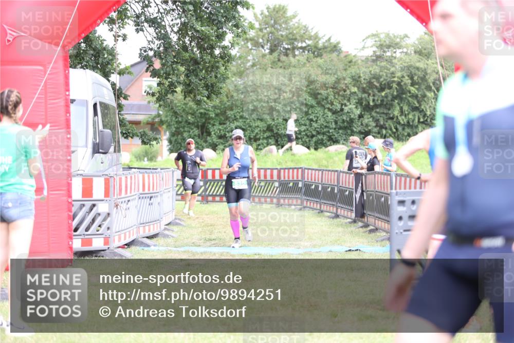 21.06.2026 - 29. Vierlanden-Triathlon Andreas Tolksdorf http://msf.ph/oto/9894251 21.06.2026 14:41:35 Ziel 836, 1202, 836, 1202 meine-sportfotos.de