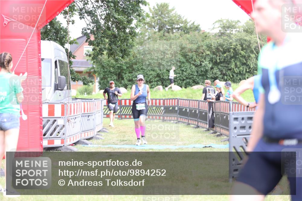 21.06.2026 - 29. Vierlanden-Triathlon Andreas Tolksdorf http://msf.ph/oto/9894252 21.06.2026 14:41:35 Ziel 836, 1202, 836, 1202 meine-sportfotos.de